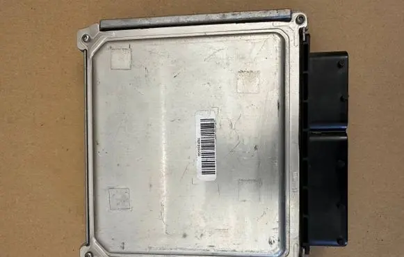 Volkswagen Golf VII Engine control unit/module 04L907445B 28445556