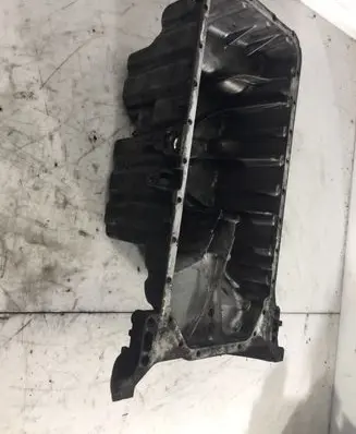 Mercedes-Benz Vito Viano W638 Oil sump R6110140202