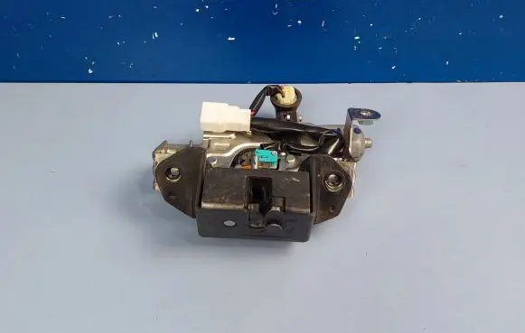 Subaru Outback (BS) Tailgate/trunk/boot lock/catch/latch T3161322C 1638000620