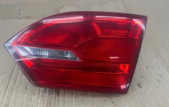 Volkswagen Jetta VI Tailgate rear/tail lights 5C6945260