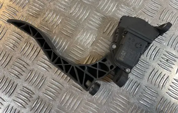 Audi A6 S6 C6 4F Accelerator throttle pedal 4F1723523A 6PV00898404