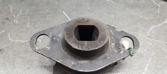 Renault Scenic I Gearbox mount
