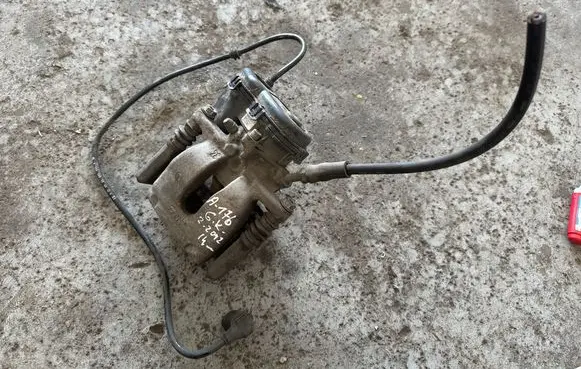 Mercedes-Benz A W176 Rear brake caliper
