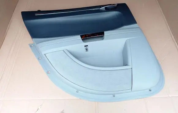 Chrysler 300 - 300C Rear door card panel trim 0UU031DBAH 10525211DBAB