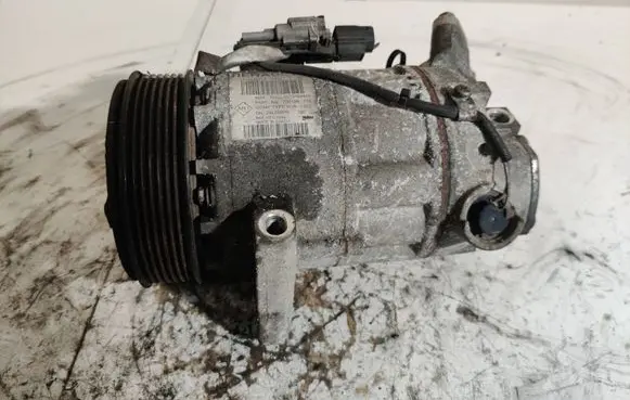 Renault Captur Air conditioning (A/C) compressor (pump) 926000217R 3073786449 Z0012607A