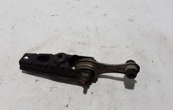 Engine mounting bracket