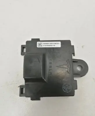 Tesla Model S Door control unit/module 106965100D