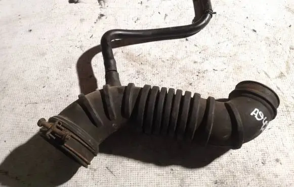 Mitsubishi Pajero Sport I Air intake hose/pipe
