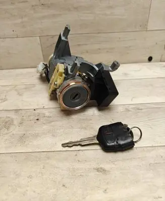 Mitsubishi Outlander Ignition lock MR587312 X1T14073M 93LP0219