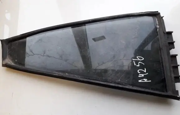 Toyota RAV 4 (XA30) Rear vent window glass 