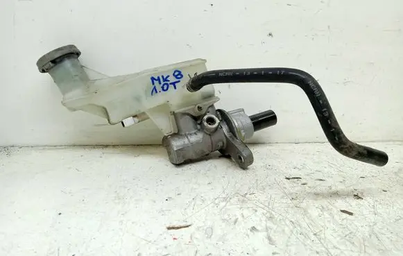 Suzuki Swift III Brake fluid reservoir SUZKIMK8