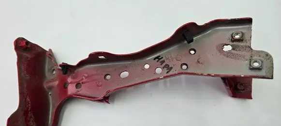 Audi A3 S3 8V Fender mounting bracket 8V0821135A