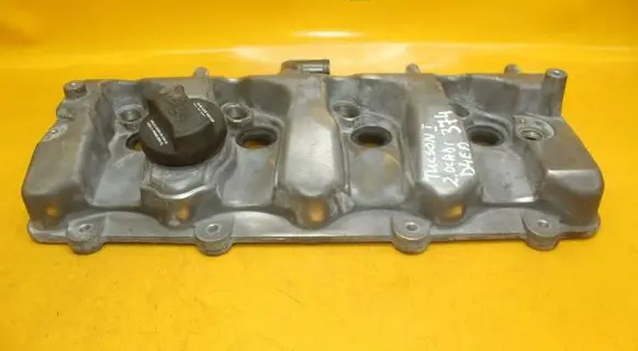 Hyundai Tucson JM Rocker cam cover 374