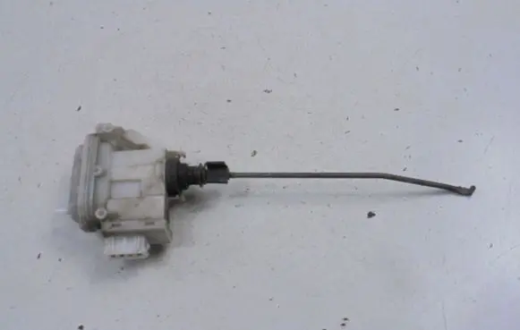 Volkswagen PASSAT B3 Central locking motor 357862153H