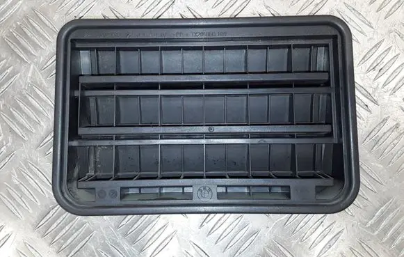 BMW 3 E92 E93 Quarter panel pressure vent 6962293 64226962293 60829010