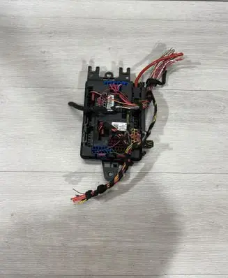 BMW 4 F32 F33 Fuse module 9389070 19561000001