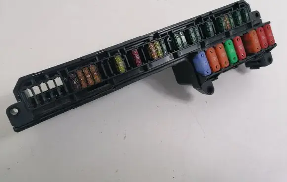 BMW 5 E60 E61 Fuse module 6957330