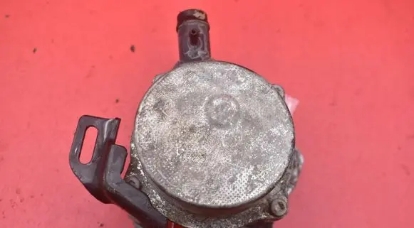 Renault Megane III Vacuum pump 7006730301
