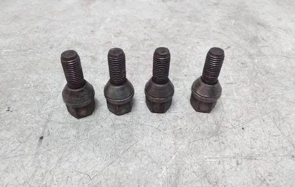 Nuts/bolts