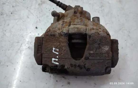 Front brake caliper