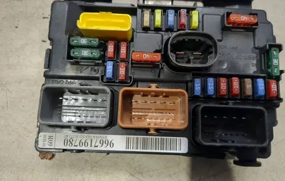 Citroen C3 BSM Control unit 9667199780