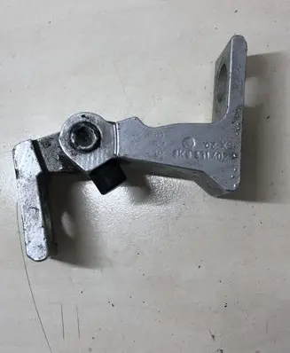 Skoda Superb B6 (3T) Rear door upper hinge 5N0831402A