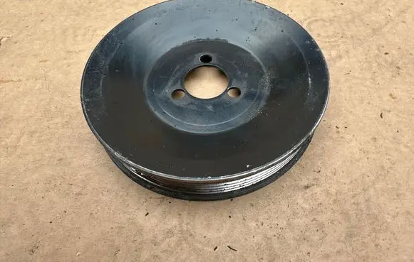 Volkswagen Transporter - Caravelle T4 Power steering pump pulley 074121031