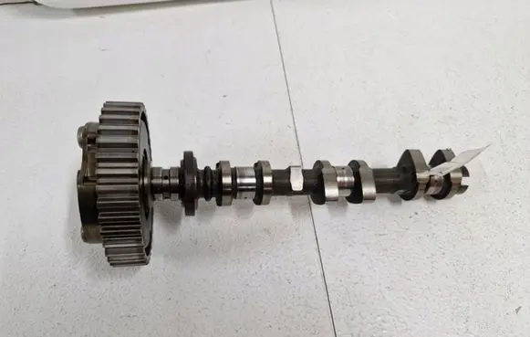 Ford Focus Camshaft E3BG6C525BA