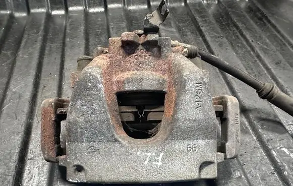 Land Rover Discovery Sport Front brake caliper A426M FK7BH LR061370