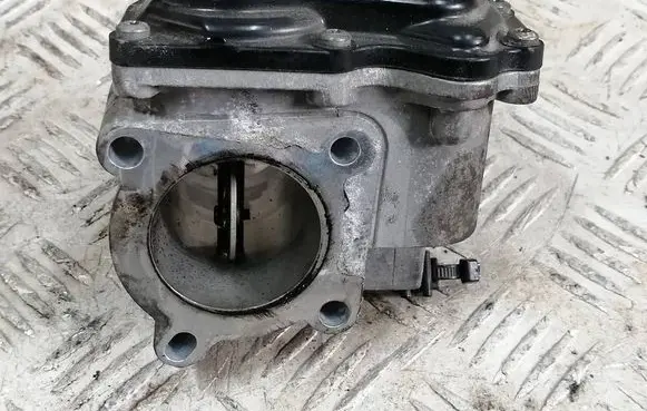 Renault Laguna III Throttle valve H8200727648 8200987453 049121181