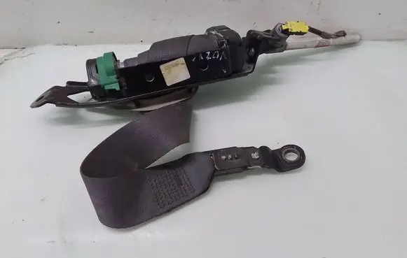 Volvo S80 Front seatbelt