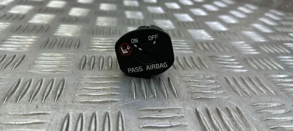 Volvo XC60 Passenger airbag on/off switch 30795214