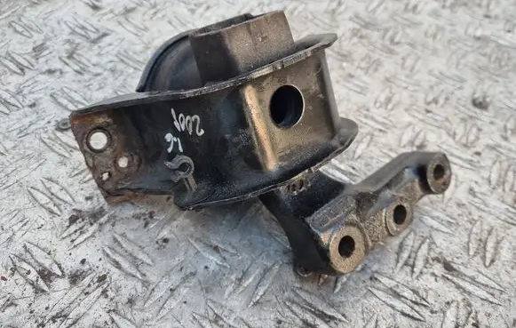 Peugeot 2008 I Engine mount bracket 9671185380