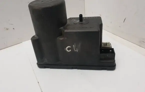 Audi 100 S4 C4 Central locking vacuum pump 4A0862257A