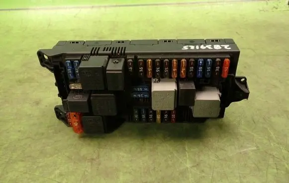Mercedes-Benz E W211 Central body control module 0025458701