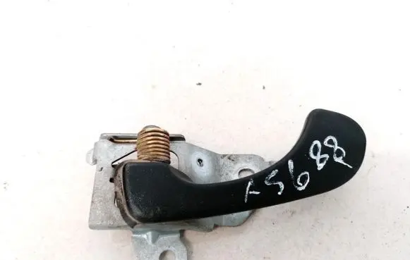Mitsubishi Carisma Front door interior handle