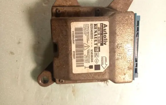 Renault Trafic II (X83) Airbag control unit/module 8200469203