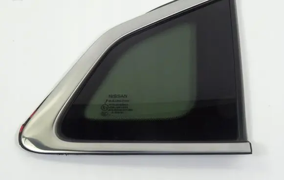 Nissan Qashqai Rear side window