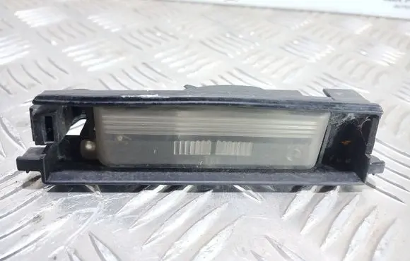 Toyota RAV 4 (XA20) Number plate light
