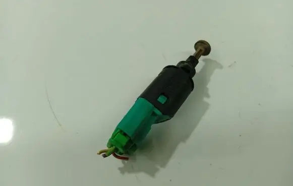 Peugeot 307 Brake pedal sensor switch 9650688480
