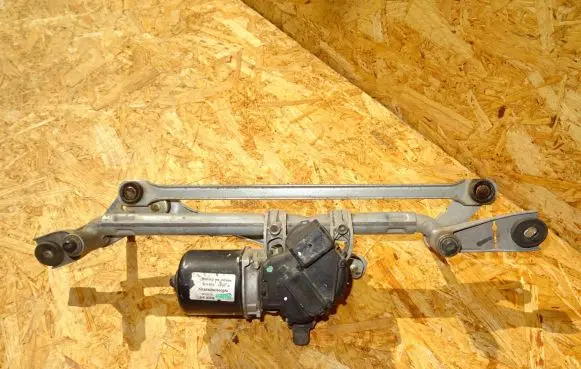 Opel Mokka Front wiper linkage and motor