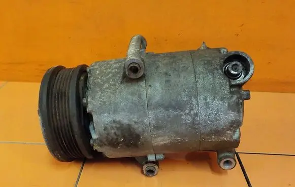 Ford Focus Air conditioning (A/C) compressor (pump) 