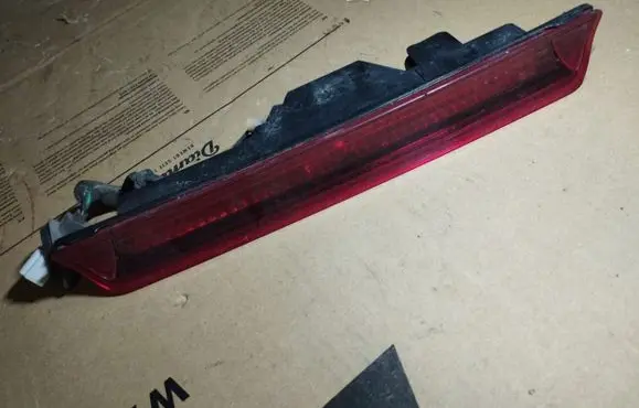 Honda FR-V Third/center stoplight 28622539