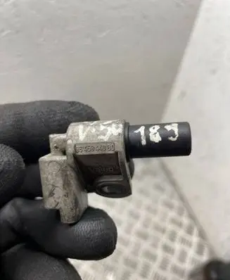 Volvo V50 Camshaft position sensor 9645844080