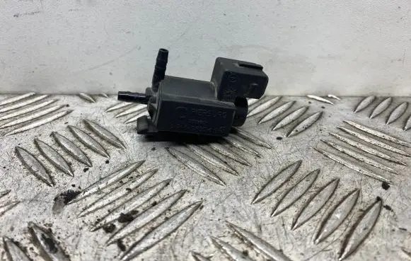 BMW 5 F10 F11 Turbo solenoid valve 7810831