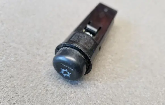 Mitsubishi Pajero Sport I Air conditioning (A/C) switch 