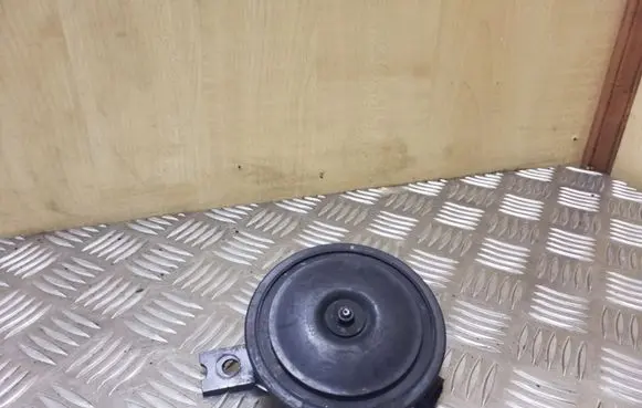 KIA Sorento Horn signal E428R000033