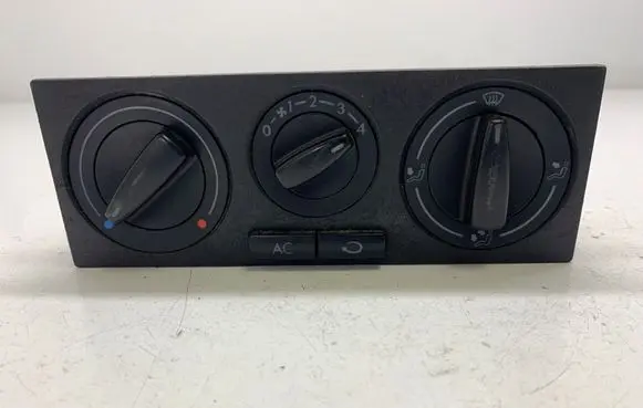 Volkswagen Golf IV Climate control unit 1J0820045F