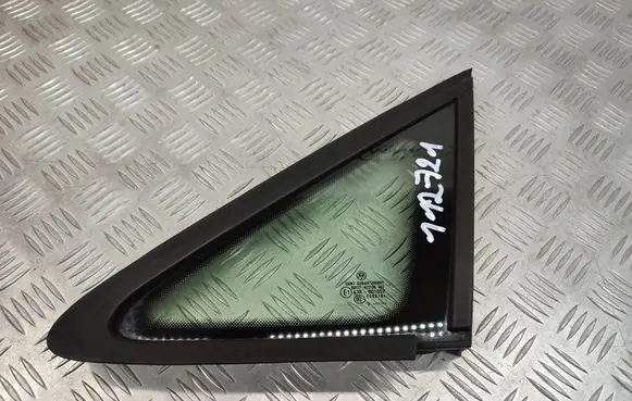 Volkswagen Caddy Front triangle window/glass 2K5845411