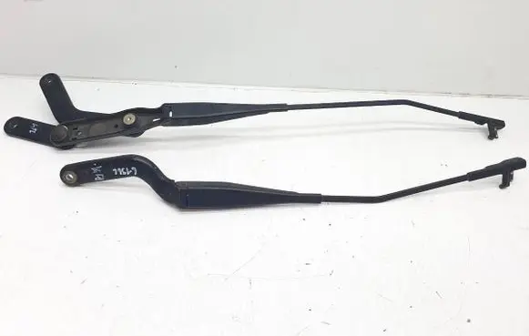 Ford C-MAX I Front wiper blade arm